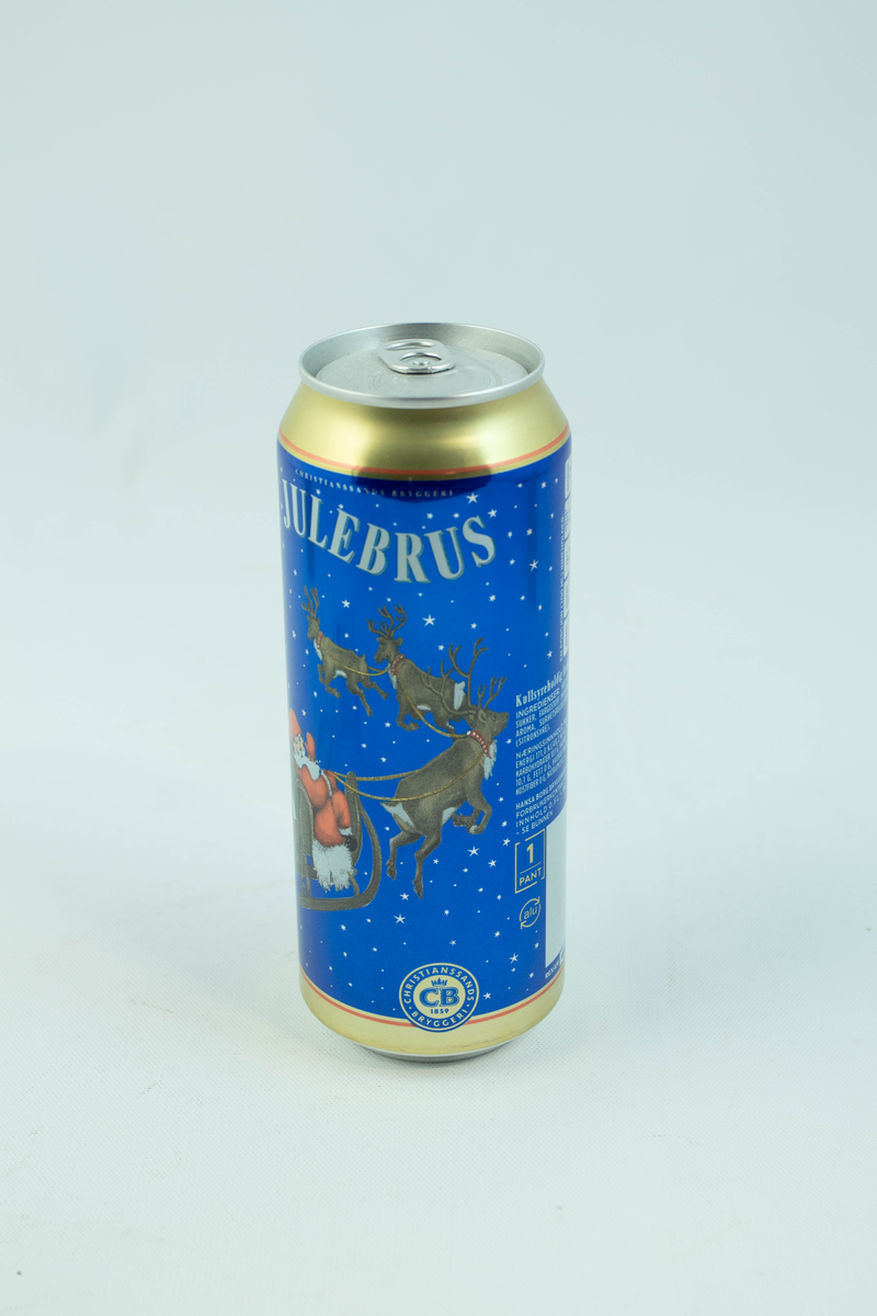 Blå aluminuimsboks som har flerfarget logo og julemotiv