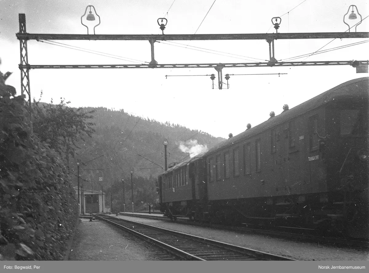 Elektrisk motorvognsett type 62/65 på Sira stasjon