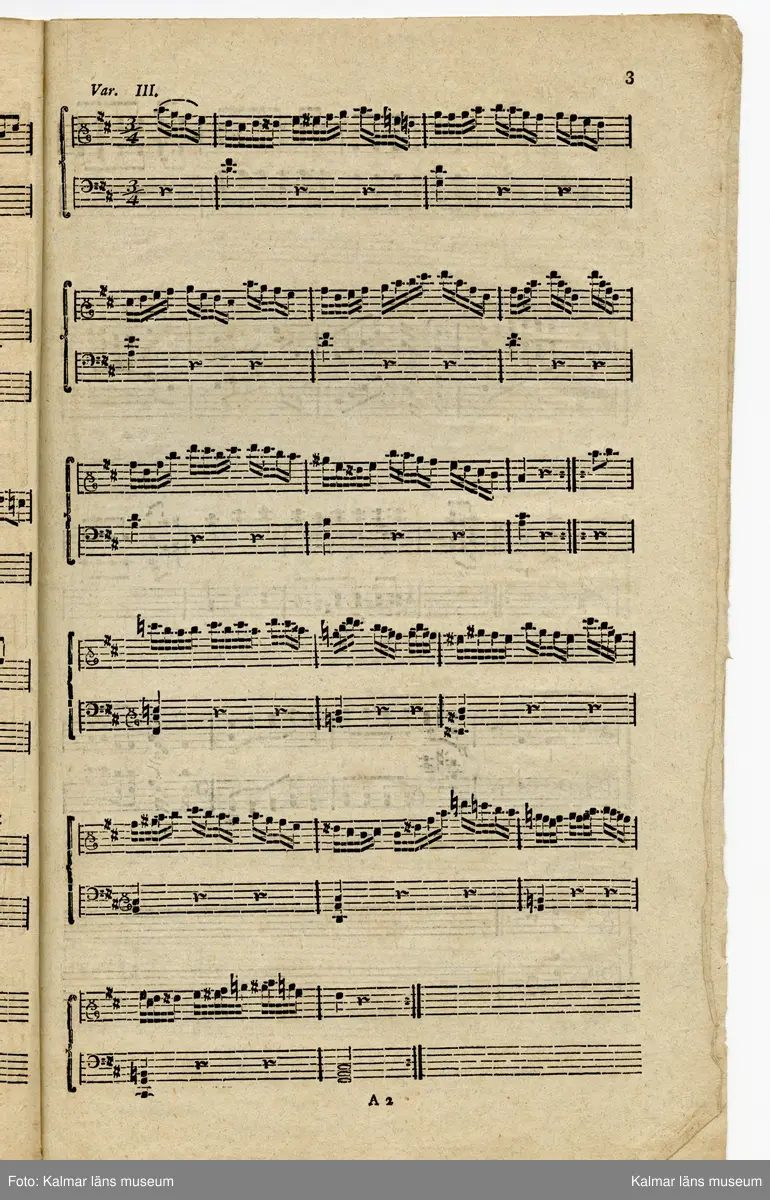 KLM 28690:129. Nothäfte. Tryck. Hemgjort häfte av brun-och rosa marmorerat papper med gul handskriven etikett. Påskrift etikett: Overture de l´Opera Idomeneo composée par Mozart. Ryggen lagad senare. Innehåller notblad med texten: " Ouverture de l´Opera Idomeneo arrangé pour le Fortepiano avec Flute et Violon ad libitum. Composée par Mozart"  samt  "Allegretto pour le Fortepiano avec VIII Variations ailées avec l´accompagnement de flute et Violon ad libitum. Composées par Fréderic Baumer. Häftet märkt på omslagets insida: Louis de Baerenfels" på inlagans titelsida "L. v. Baerenfels". 

Beskrivning av olika stycken i samlingen av noter enligt RISM: 

Mozart Wolfgang Amadeus Overture de l´opera Indomeneo arrangée pour le fortepiano avec flute et violon ad libitum. Composée par Mozart. (KV 366) Berlin, ...Rellstab, s.d. 3 fasc.: pf, vl, fl,. Typendruck. S Kalmar Kalmar läns museum (KLM 28690:129)

Baumer Friedrich Allegretto (D) pour le fortepiano avec VIII variations aisées avec l´accompagnement de flute et violon ad libitum. Composées par Fréderic Baumer. Berlin, Jean Charles Fréderic Rellstab, s.d. 3 fasc.: vl, vl, fl. S Kalmar Kalmar läns museum (KLM28690:126)

Ytterligare stycken ingår i samlingen men har inte registrerats i RISM.