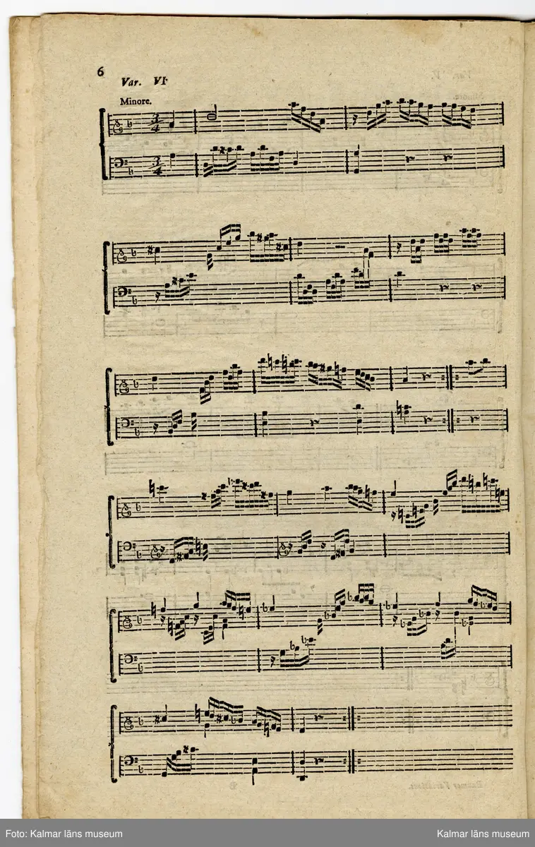 KLM 28690:129. Nothäfte. Tryck. Hemgjort häfte av brun-och rosa marmorerat papper med gul handskriven etikett. Påskrift etikett: Overture de l´Opera Idomeneo composée par Mozart. Ryggen lagad senare. Innehåller notblad med texten: " Ouverture de l´Opera Idomeneo arrangé pour le Fortepiano avec Flute et Violon ad libitum. Composée par Mozart"  samt  "Allegretto pour le Fortepiano avec VIII Variations ailées avec l´accompagnement de flute et Violon ad libitum. Composées par Fréderic Baumer. Häftet märkt på omslagets insida: Louis de Baerenfels" på inlagans titelsida "L. v. Baerenfels". 

Beskrivning av olika stycken i samlingen av noter enligt RISM: 

Mozart Wolfgang Amadeus Overture de l´opera Indomeneo arrangée pour le fortepiano avec flute et violon ad libitum. Composée par Mozart. (KV 366) Berlin, ...Rellstab, s.d. 3 fasc.: pf, vl, fl,. Typendruck. S Kalmar Kalmar läns museum (KLM 28690:129)

Baumer Friedrich Allegretto (D) pour le fortepiano avec VIII variations aisées avec l´accompagnement de flute et violon ad libitum. Composées par Fréderic Baumer. Berlin, Jean Charles Fréderic Rellstab, s.d. 3 fasc.: vl, vl, fl. S Kalmar Kalmar läns museum (KLM28690:126)

Ytterligare stycken ingår i samlingen men har inte registrerats i RISM.