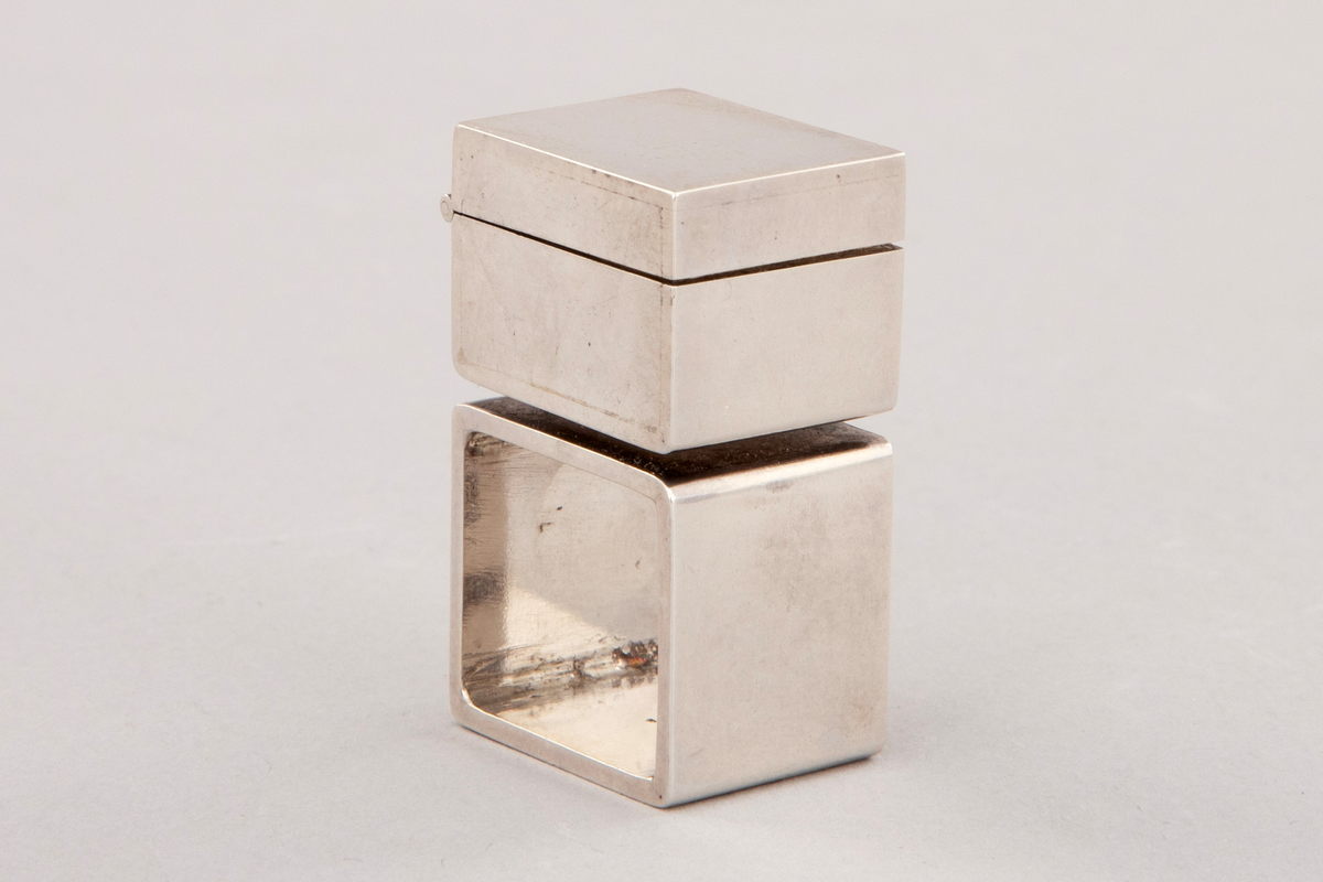 P-pillering/ Contraceptive Pill Ring [Ring]