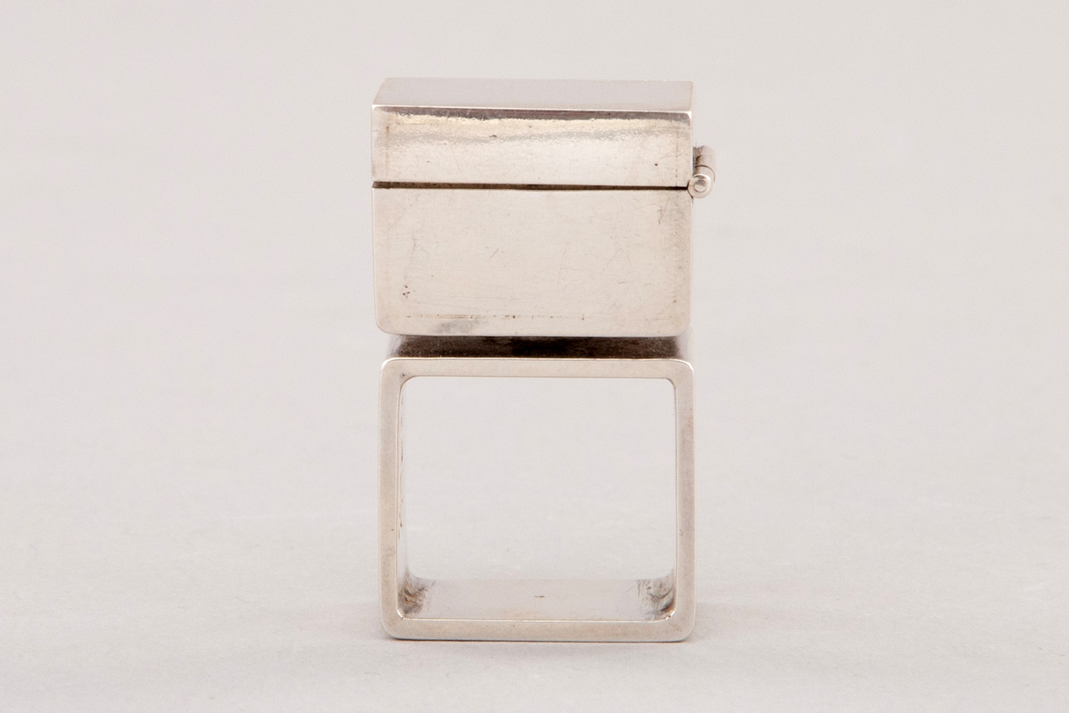 P-pillering/ Contraceptive Pill Ring [Ring]