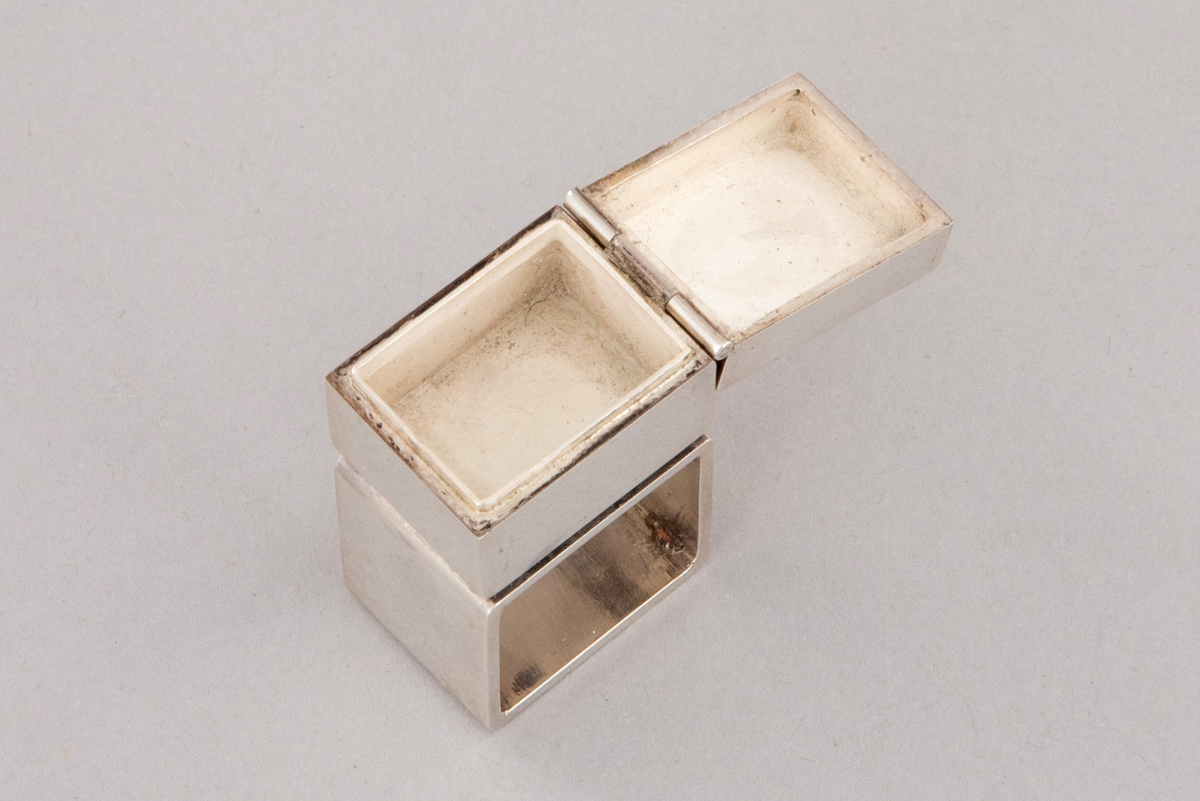 P-pillering/ Contraceptive Pill Ring [Ring]