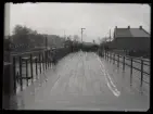 Bromsspår, trafikolycka, Landsfiskalen i Kolbäcks distrikt, (Gråberg).
Ur Gustaf Åhmans samling.