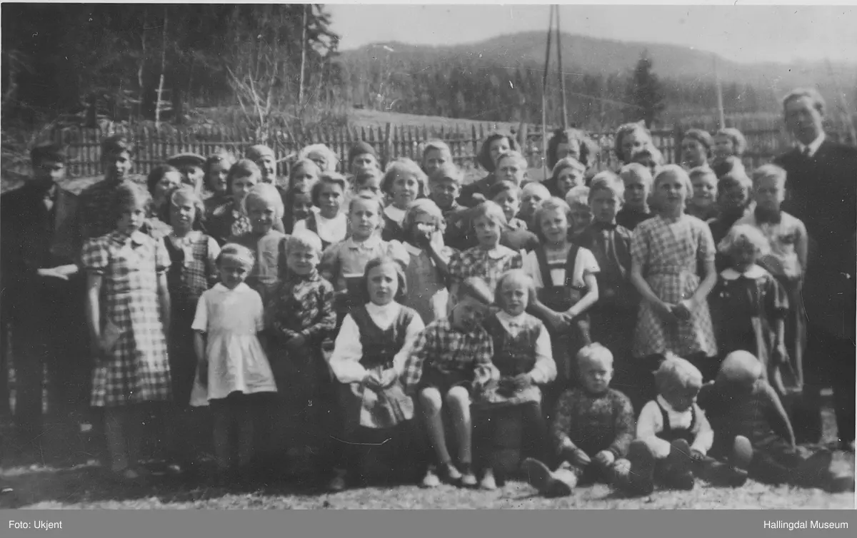 Skolebilde fra Dokken skole. ca 1943-1945.