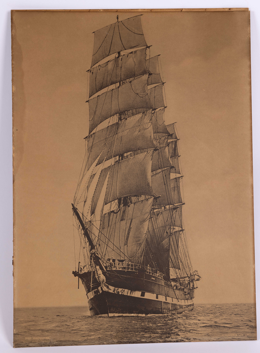 Skipsportrett (fotografi) av fullrigger FORTUNA bg. 1875. ex. britiske MELBOURNE senere MACQUARIE bygget ved R. H. Green, Blackwall i London. Fotografi som MACQUARIE.