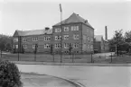 Vänersborg. Vänerskolan fotograferad från Korsgatan