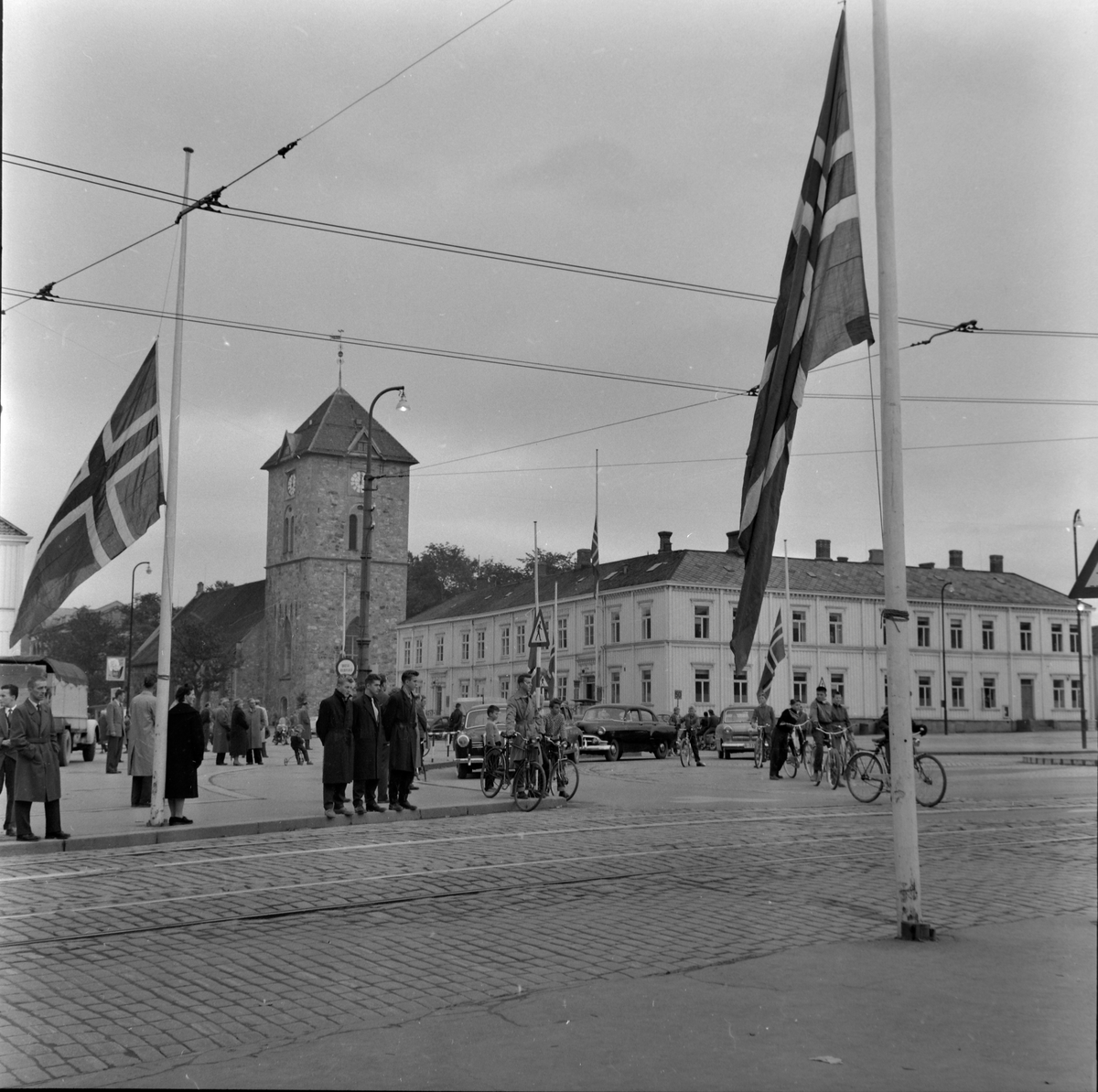 Stille og sorgtung avskjed i Trondheim for Kong Haakon VII