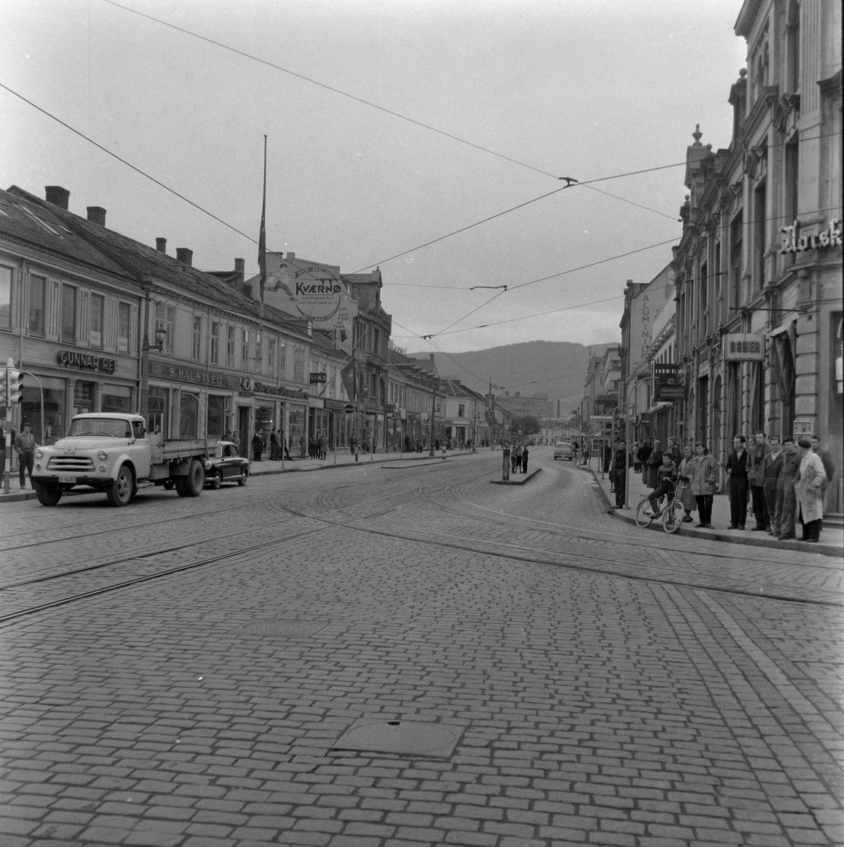 Stille og sorgtung avskjed i Trondheim for Kong Haakon VII