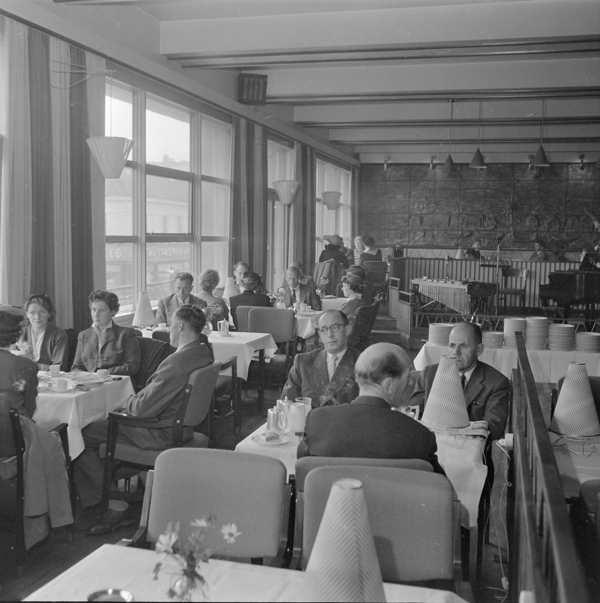 Stille og sorgtung avskjed i Trondheim for Kong Haakon VII