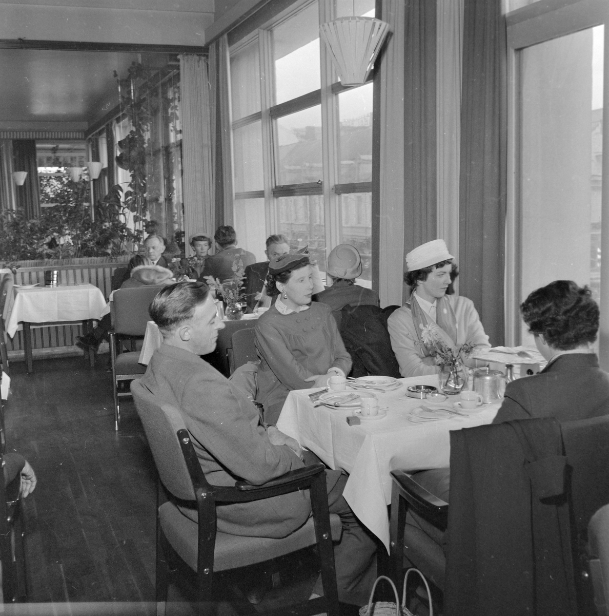 Stille og sorgtung avskjed i Trondheim for Kong Haakon VII