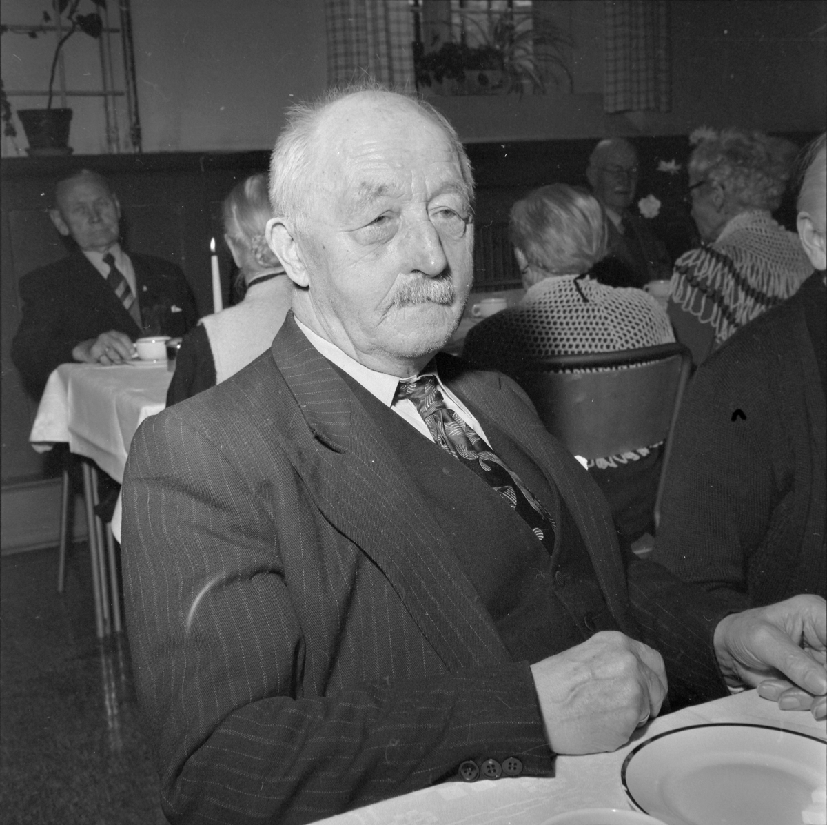 Stille og sorgtung avskjed i Trondheim for Kong Haakon VII
