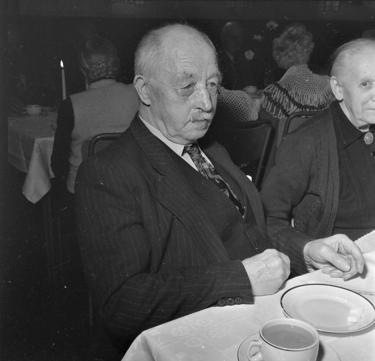 Stille og sorgtung avskjed i Trondheim for Kong Haakon VII
