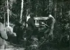 Som korpral på 2.kompaniet, Ing 1, sommaren 1936. Försök med hästanspännt dieselaggregat. Kompanichefen kapten Sundell.