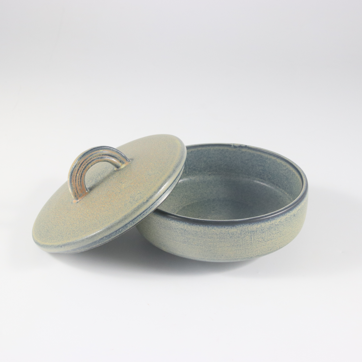 Gunnar Nylund, lockask, drejat stengods, gröngul glasyr. Rörstrands porslinfabrik, 1940-talet.