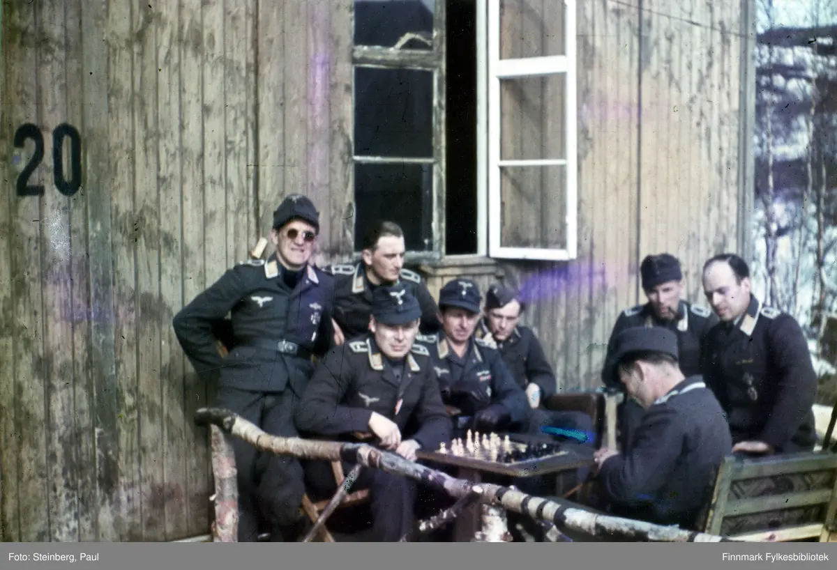 Personell fra 1. skvadron av fjernoppklaringsgruppe 124 (1.(F)/124) på ...