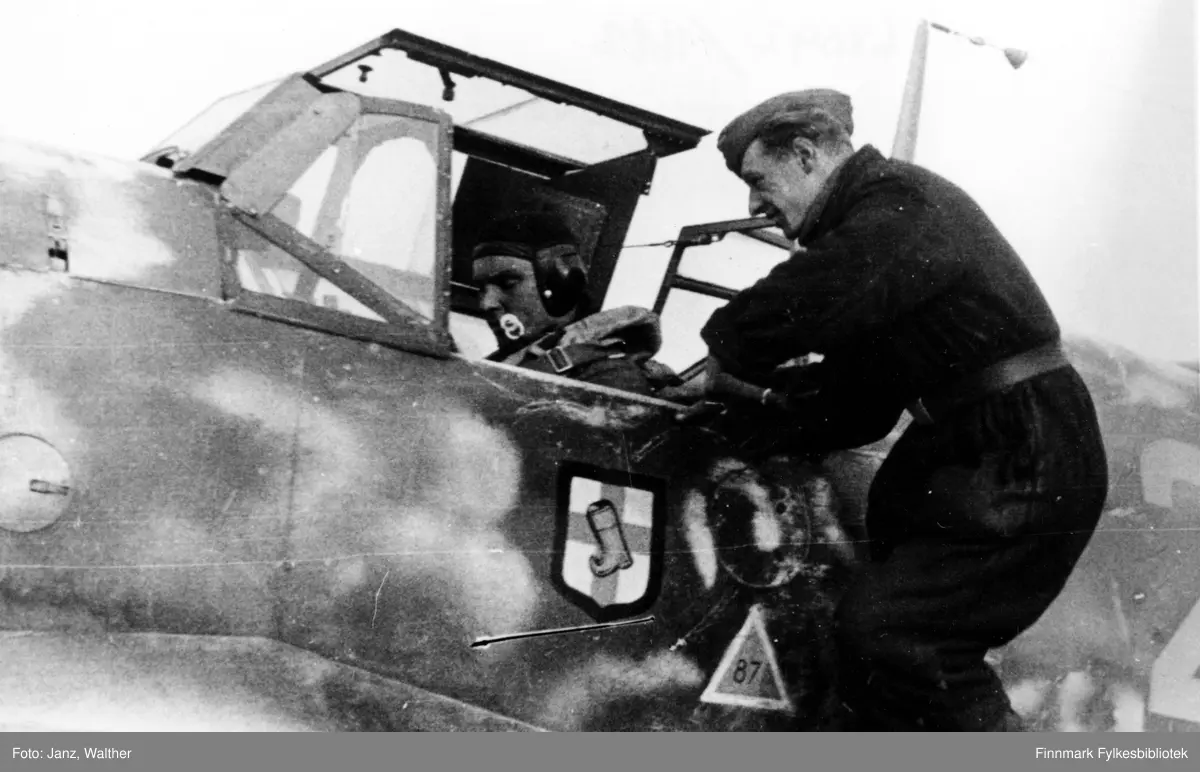 Løytnant Fritz König ved 9. skvadron av 5. jagerving (9./JG 5) klar for ...