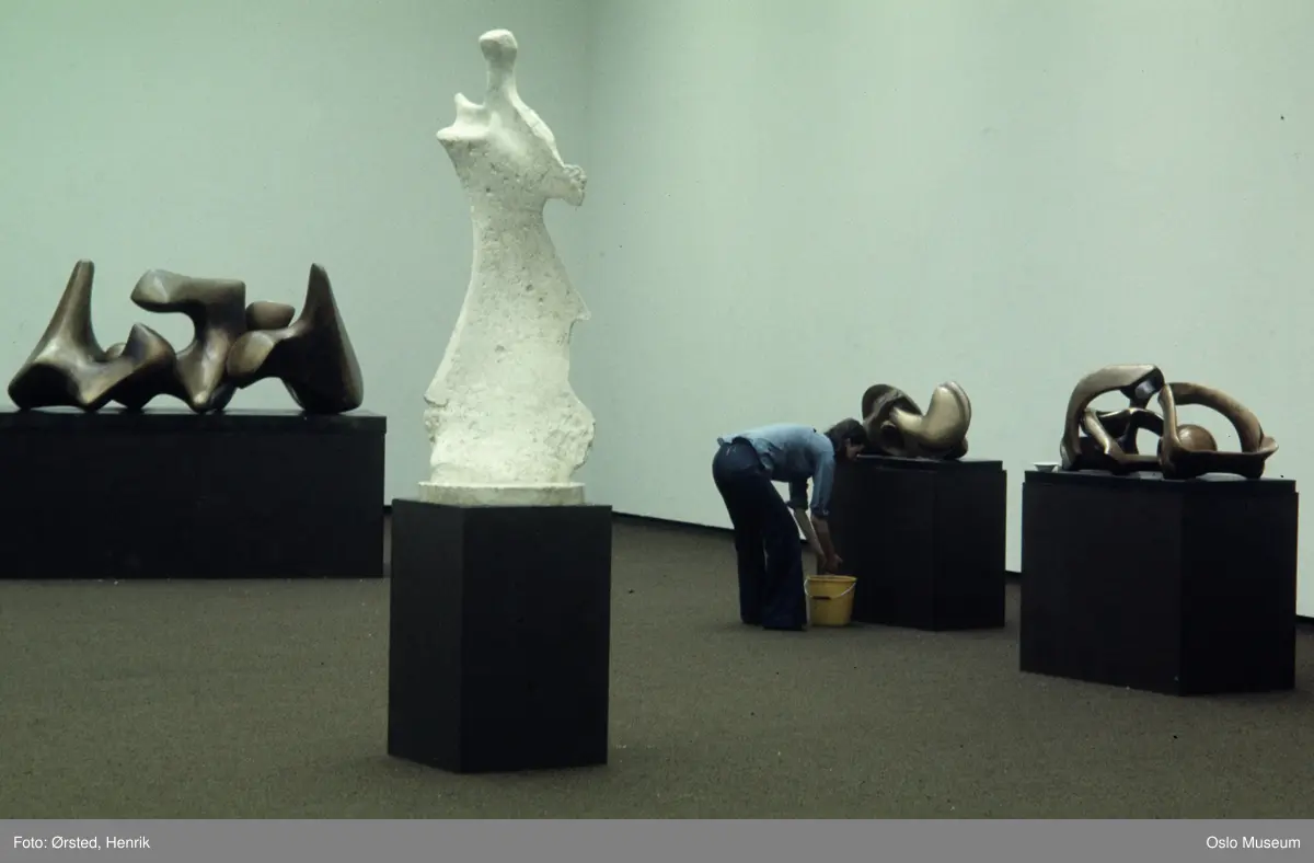 Henry Moore-utstilling på Høvikodden.