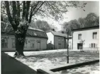 Västerås, Kyrkbacken, kv. Gagne och kv. Gabriel.
Kyrkbacksgården. 1960-talet.