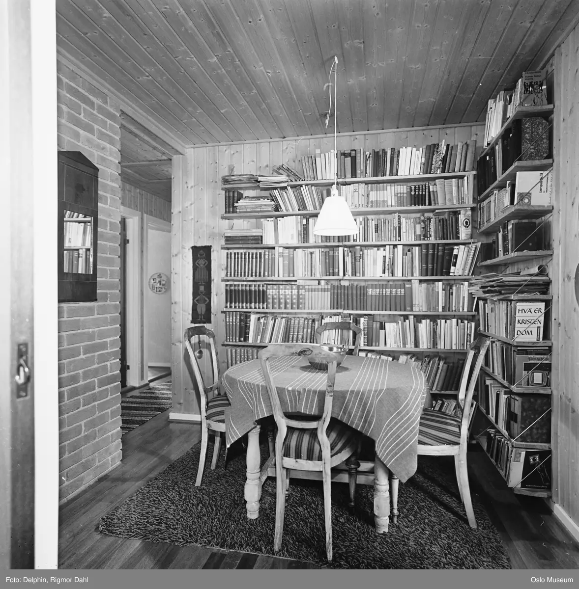 bolig, interiør, bord, bokhyller