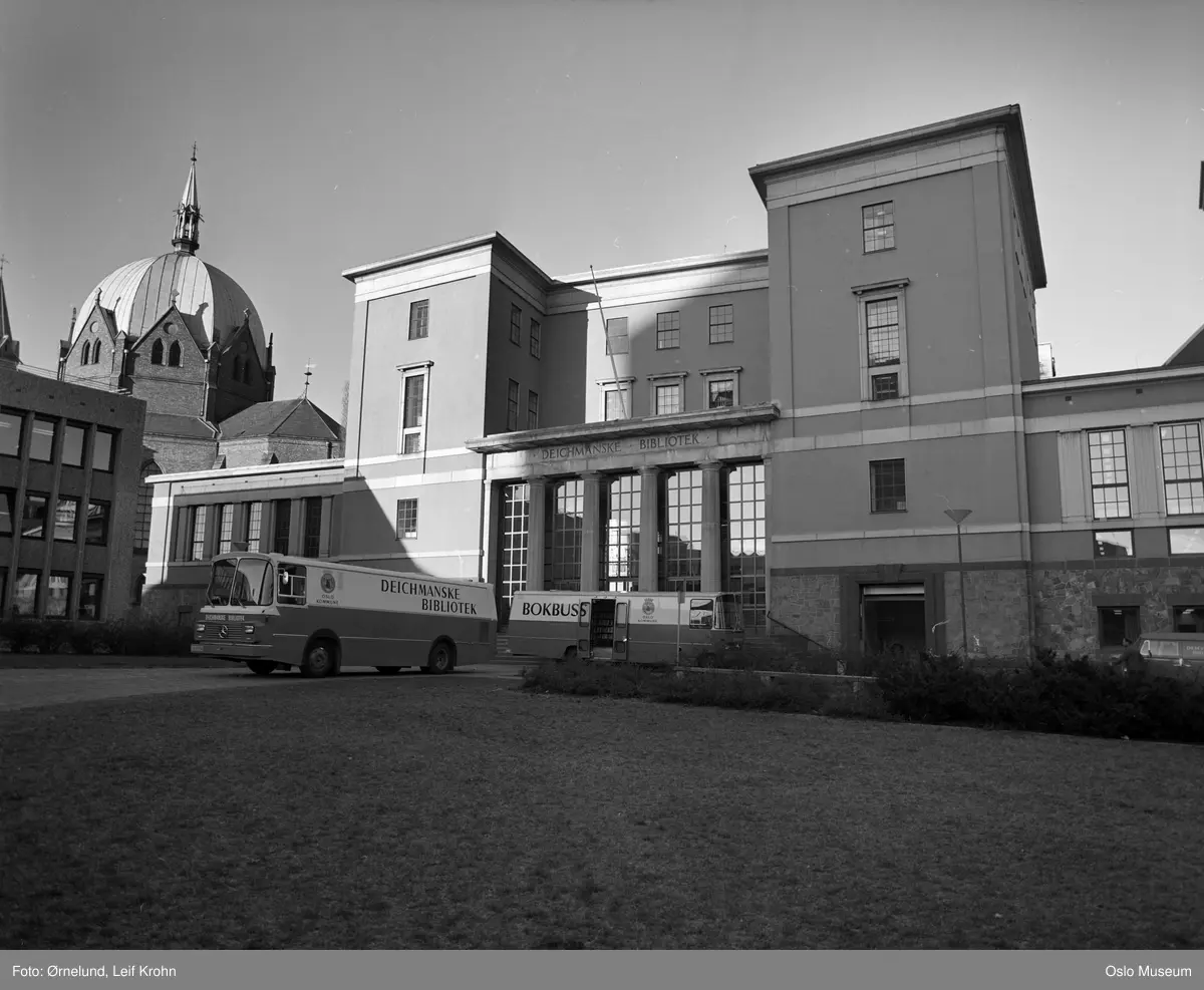Deichmanske bibliotek, bokbusser, Trefoldighetskirken