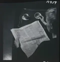 En kvinna har slagit upp sidan för äktenskapsannonser i en d