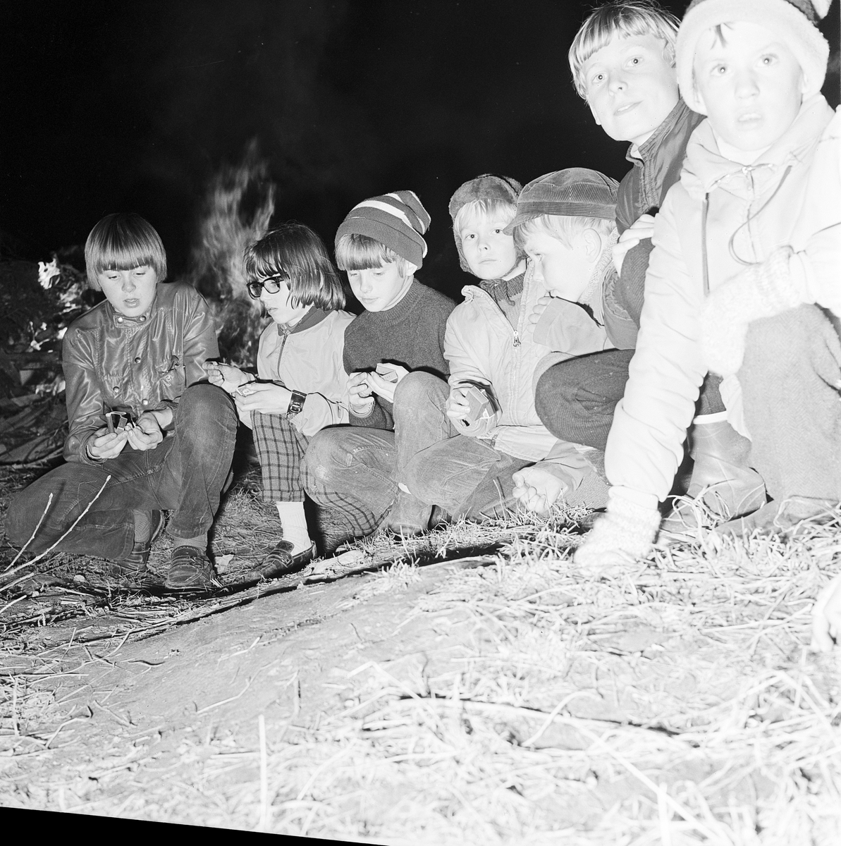 Valborgsmässoafton i Tierps köping, Uppland 1970
