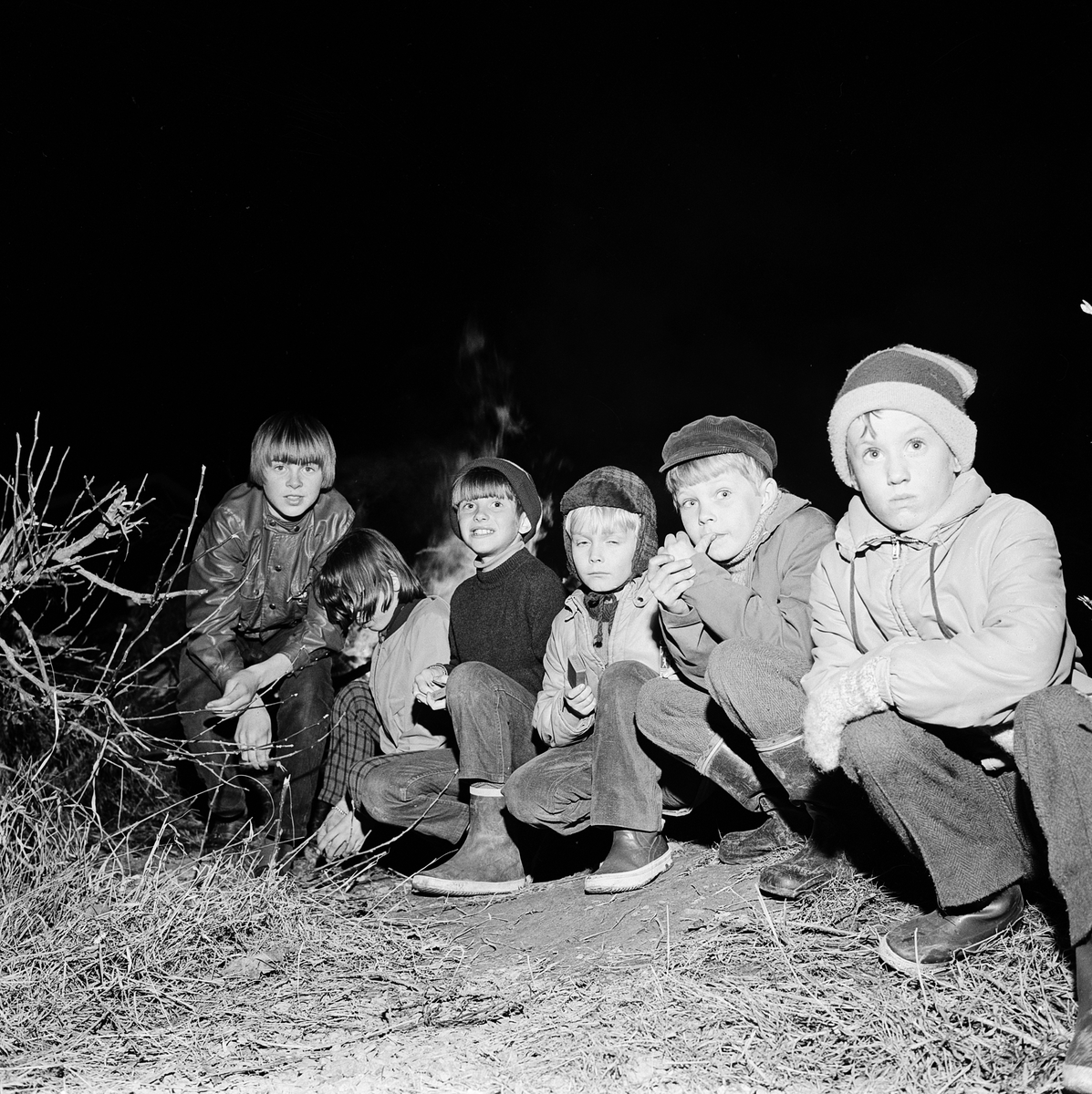 Valborgsmässoafton i Tierps köping, Uppland 1970