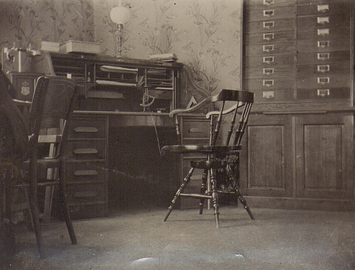 Luleå gamla Telegrafstation år 1900. Interiör.