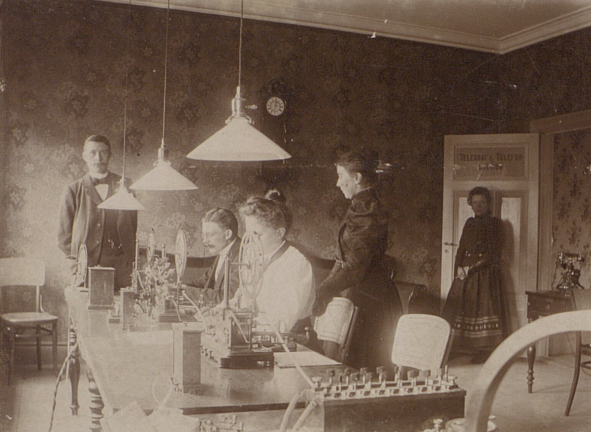 Östersund Telegrafstation år 1899. Interiör.