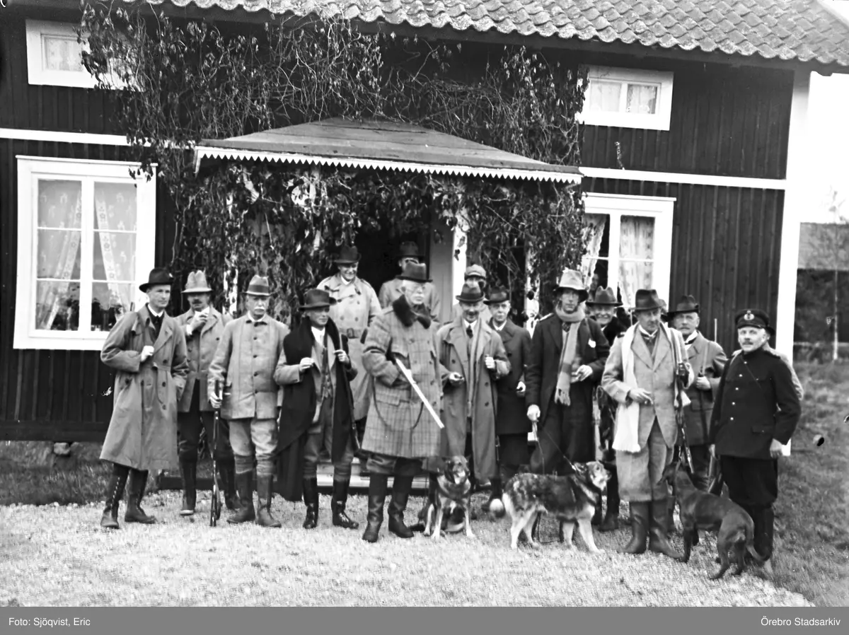 Jaktlag

Gustav V, prins Wilhelm.