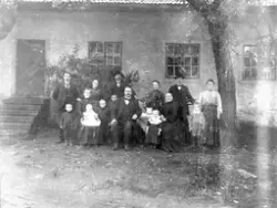 Arbetarbostad vid Mackmyra bruk. Sittande  Anders Gustaf Ber