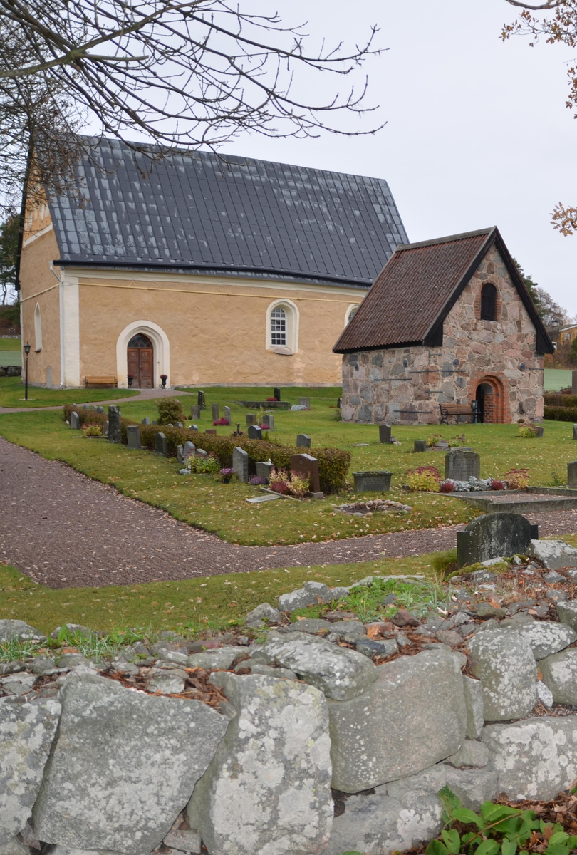 Uppsala-Näs kyrka, Uppland 2013