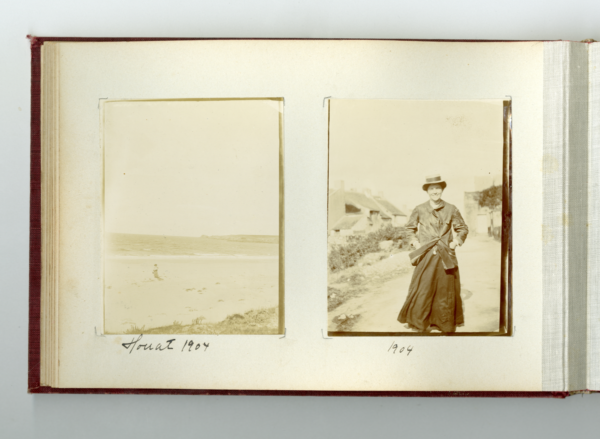 Fotoalbum tilhørende familien Aall på Ulefos hovedgård (Ulefos, Telemark). 

Fotoalbum med bilder av familieliv, reiser, Ulefos hovedgård, familien Aall, hjem, utland,  vinter, jul, vennskap, skøyter, dans, m.m.