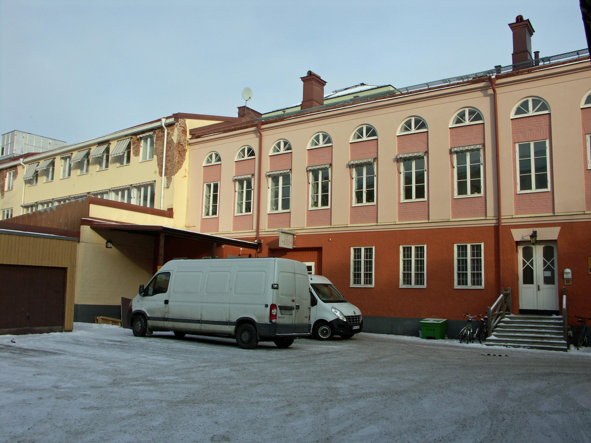 Affärs- och kontorsbyggnad, Eddagatan 10-12, Uppsala 2012
