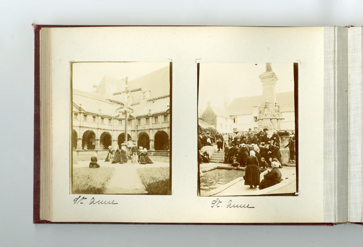 Fotoalbum tilhørende familien Aall på Ulefos hovedgård (Ulefos, Telemark). 

Fotoalbum med bilder av familieliv, reiser, Ulefos hovedgård, familien Aall, hjem, utland,  vinter, jul, vennskap, skøyter, dans, m.m.