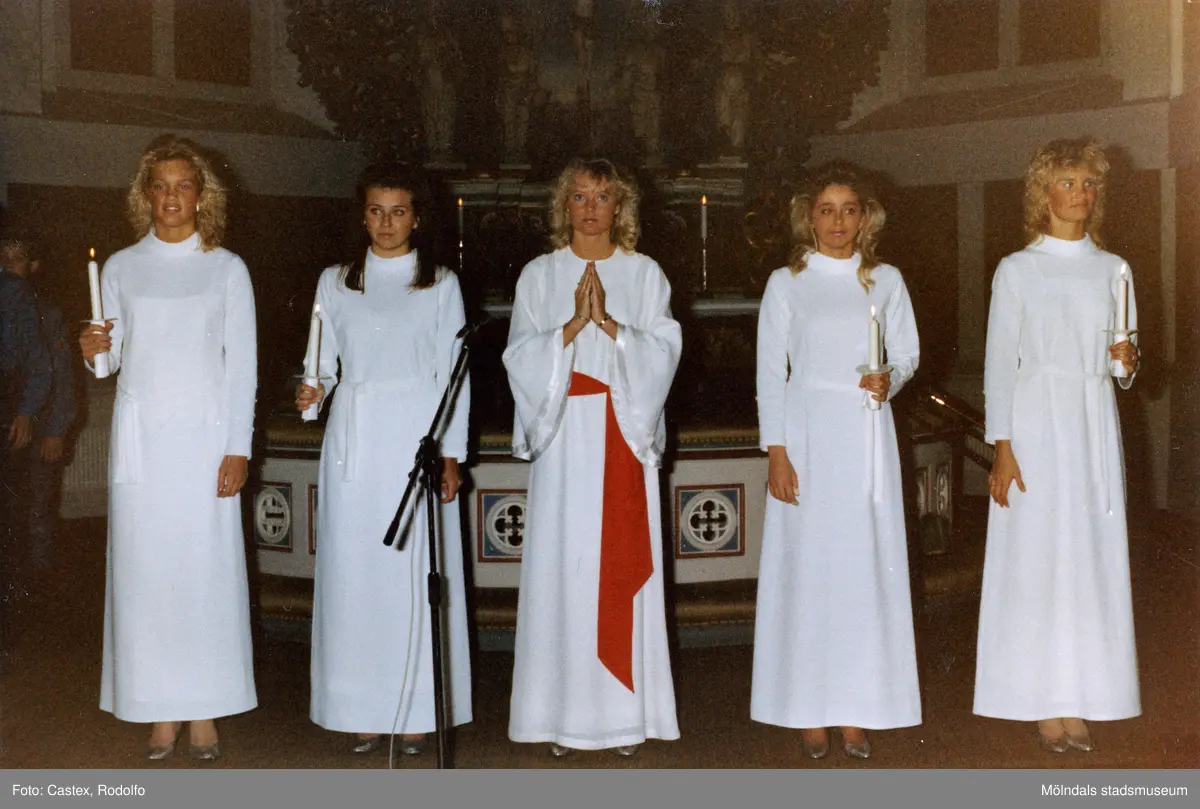 Kröningen av Mölndals Lucia i Fässbergs kyrka i december 1985.