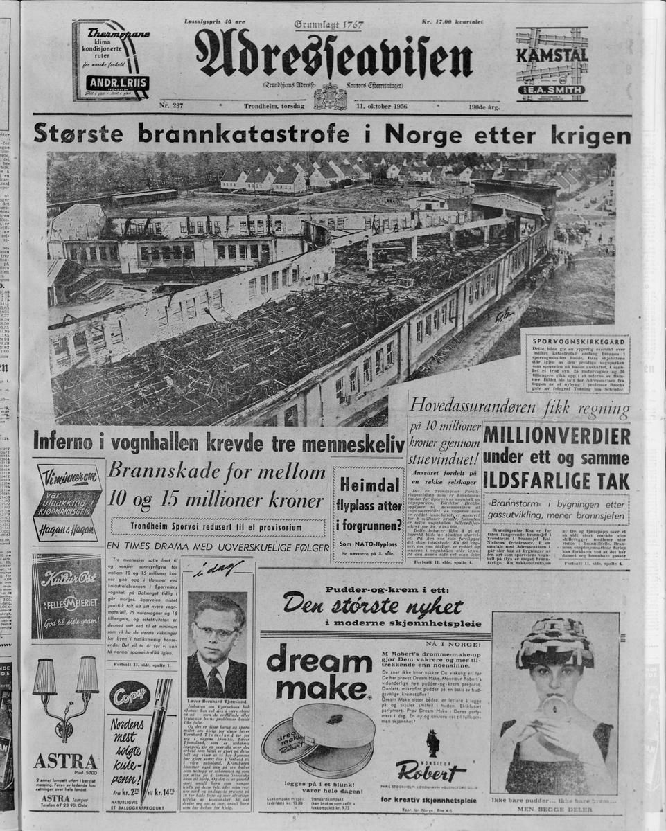 Foto av Adresseavisens forside 11. oktober 1956 om brannen i vognhallen