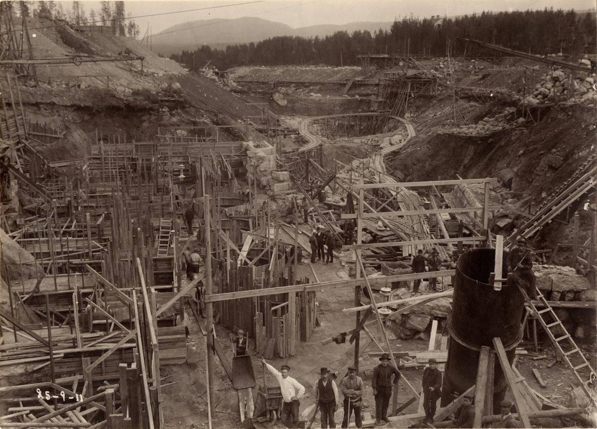 Stockholms Superfosfat Fabriks AB, Ljungaverk. Grunden till kraftstationshuset. Bilden tagen 25 september 1911. Kraftstationen startade 24 september 1912.