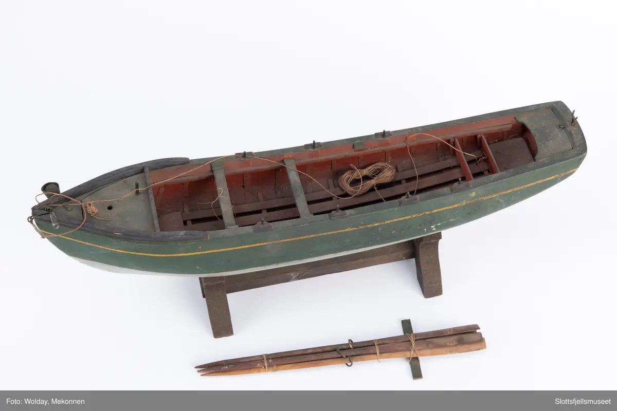 Modell av "bottlenose" robåt