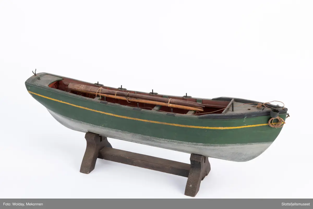 Modell av "bottlenose" robåt