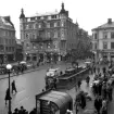 Stora torget var länge Linköpings kommerciella centrum. Till vänster ser man Centralpalatset som är byggt 1909.
Folke filbyter. Storgatan. Centrala Linköping. 

...

385 bilder om Linköping på 1950-talet från tidningen Östgötens arkiv. Framtidstro och optimism är ord som sammanfattar Linköping på femtiotalet. Årtiondet innebar satsningar för att förbättra linköpingsbornas livsvillkor. Bostadsfrågan och trafiklösningarna dominerade den lokalpolitiska agendan.
Bilderna digitaliserades år 2013.