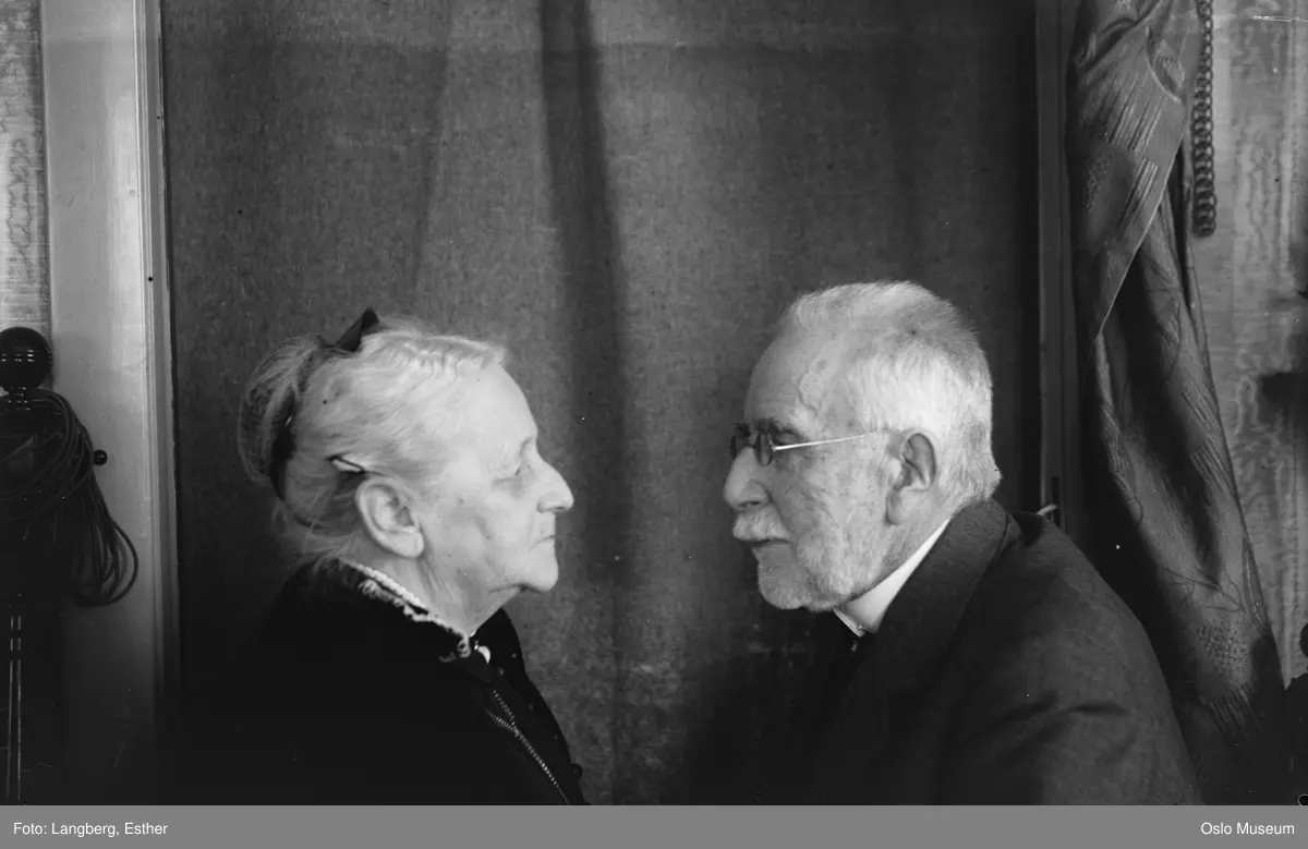 interiør, atelier, kvinne, palett, staffeli, maleri