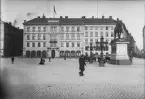 Gustaf Adolfs torg med Hotell Rydberg.