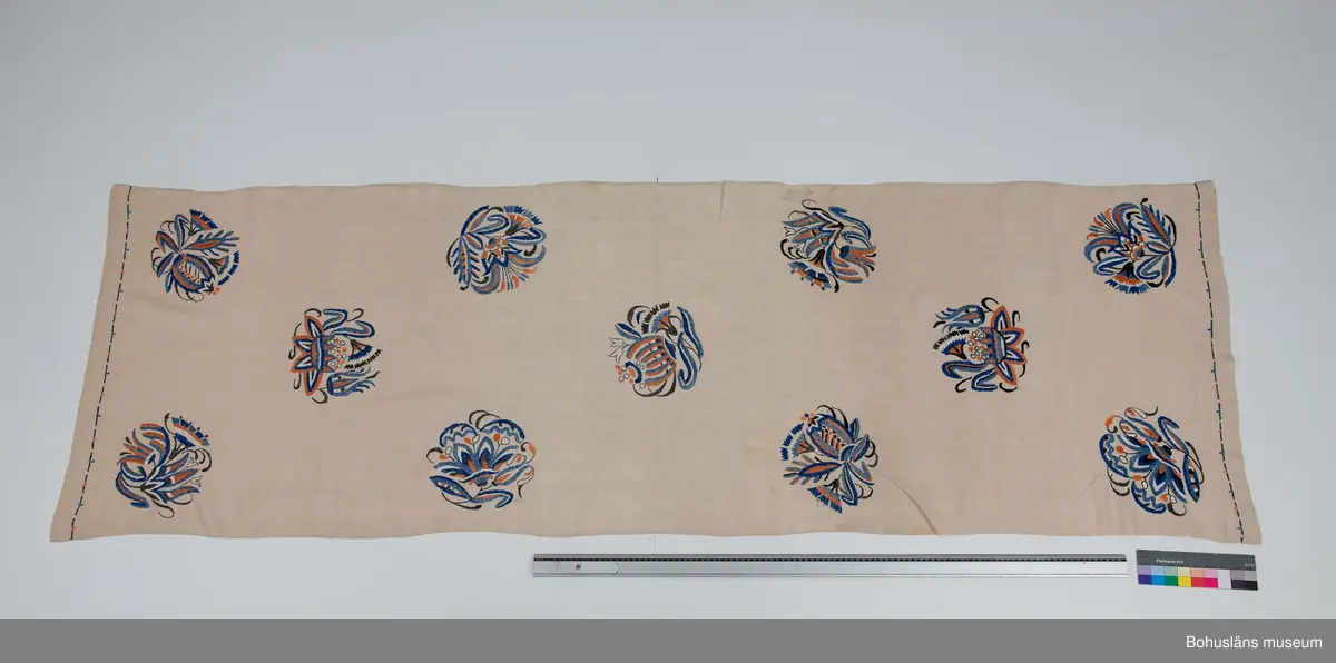 Broderad linnedu i jugendstil.