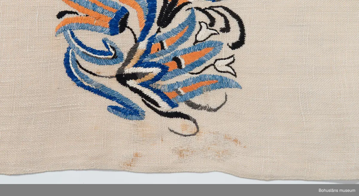 Broderad linnedu i jugendstil.