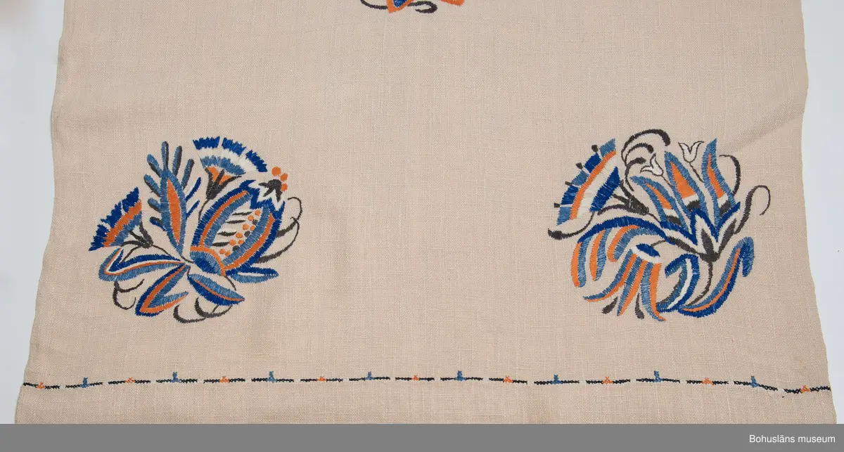 Broderad linnedu i jugendstil.