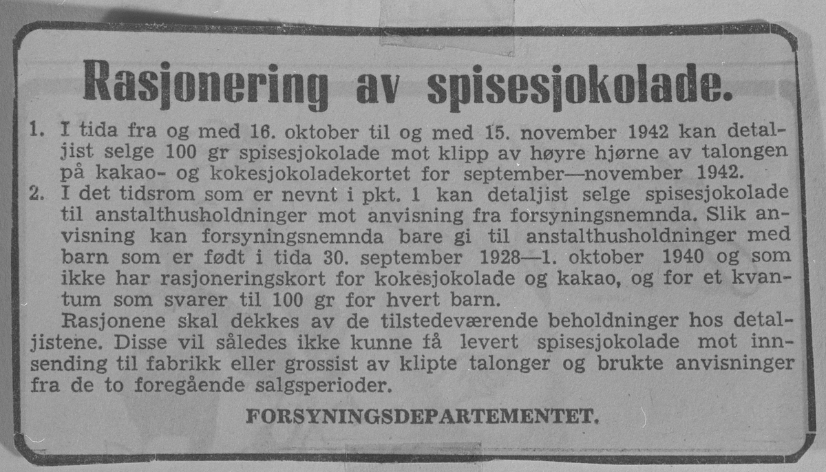 AVFOTOGRAFERTE AVISANNONSER FRA KRIGENS DAGER, Hamar STIFTSTIDENDE. 