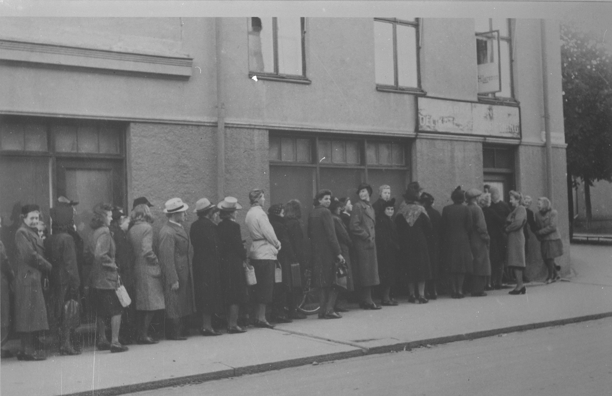 RP. BILDE AV MATKØ, 1940-45. 