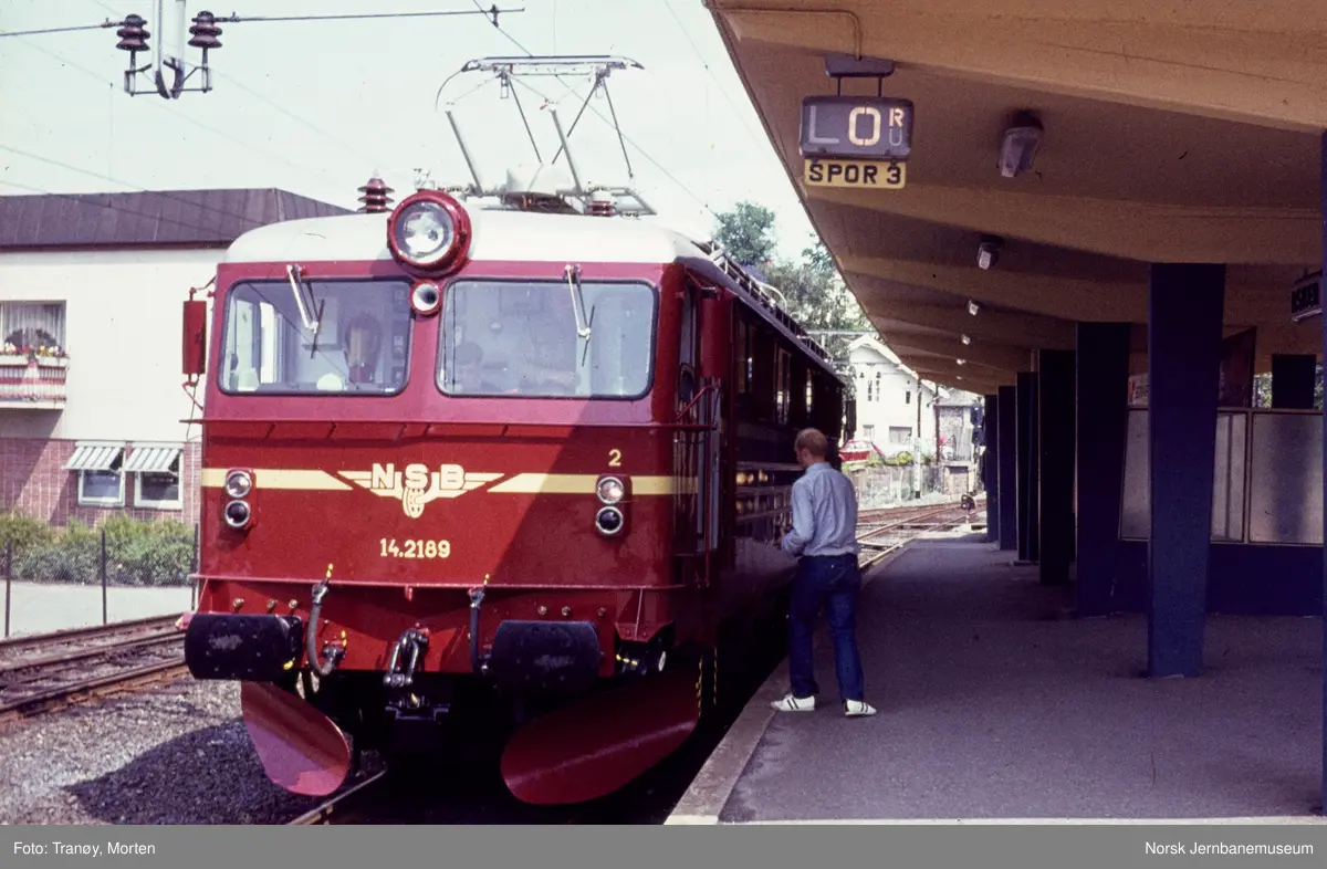 Prøvekjøring av nytt elektrisk lokomotiv El 14 2189, her på Asker stasjon